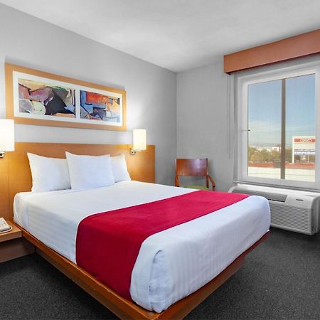 City Express By Marriott Celaya Parque Extérieur photo