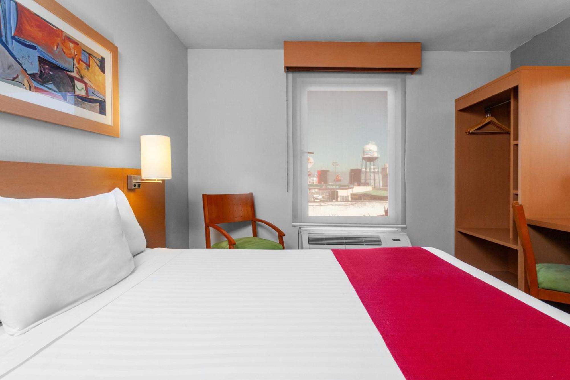 City Express By Marriott Celaya Parque Extérieur photo