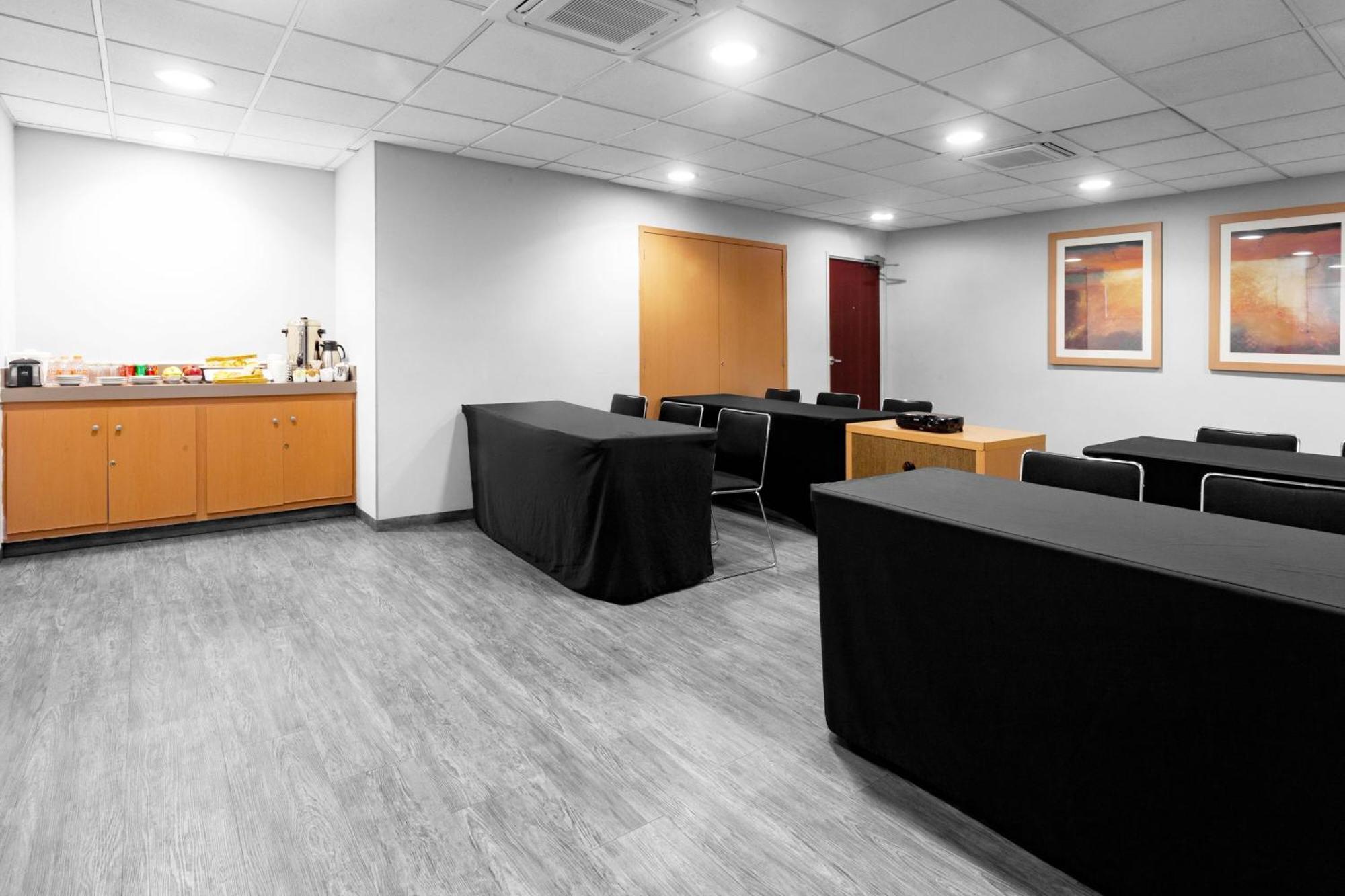 City Express By Marriott Celaya Parque Extérieur photo