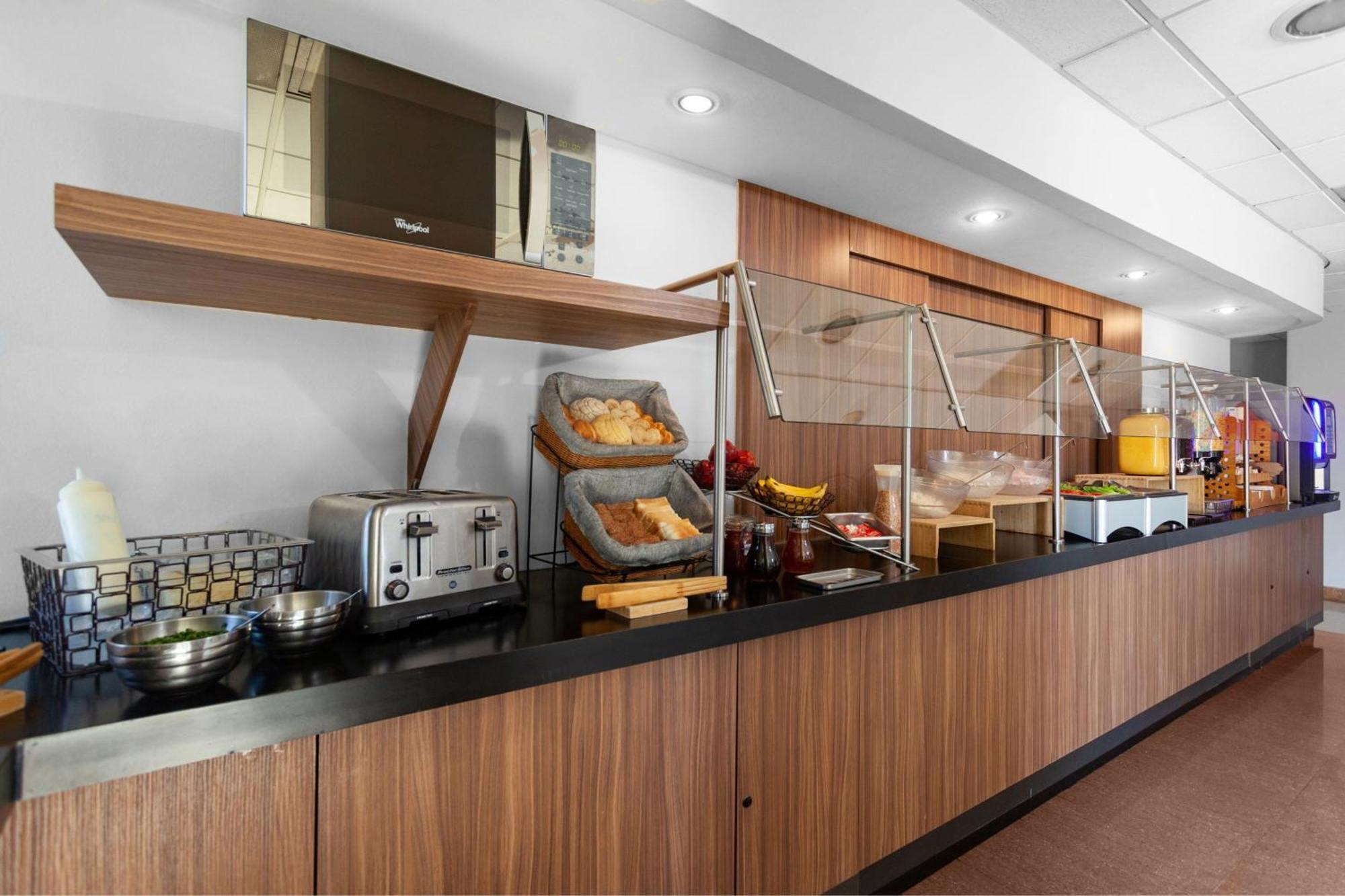 City Express By Marriott Celaya Parque Extérieur photo