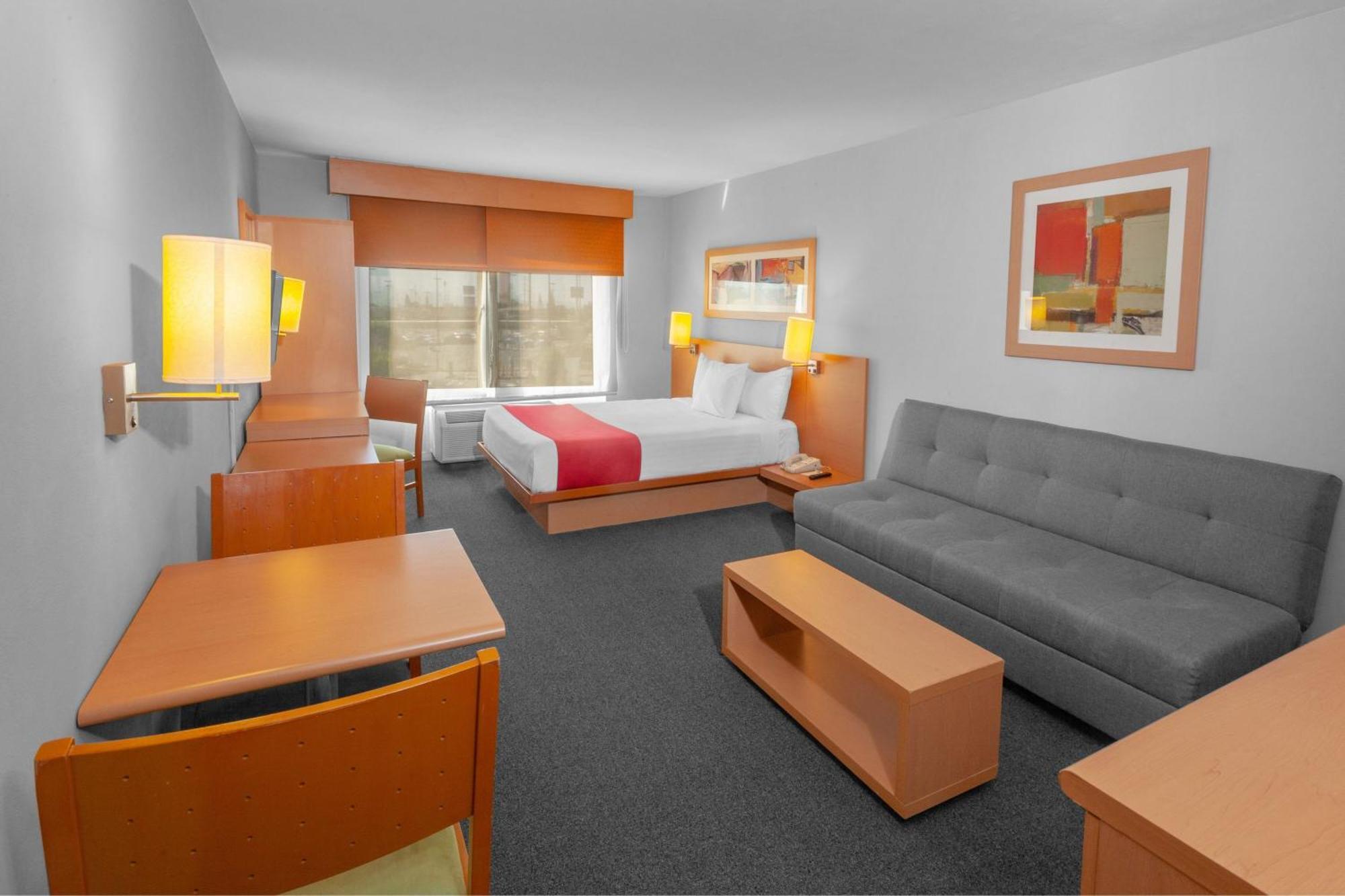 City Express By Marriott Celaya Parque Extérieur photo