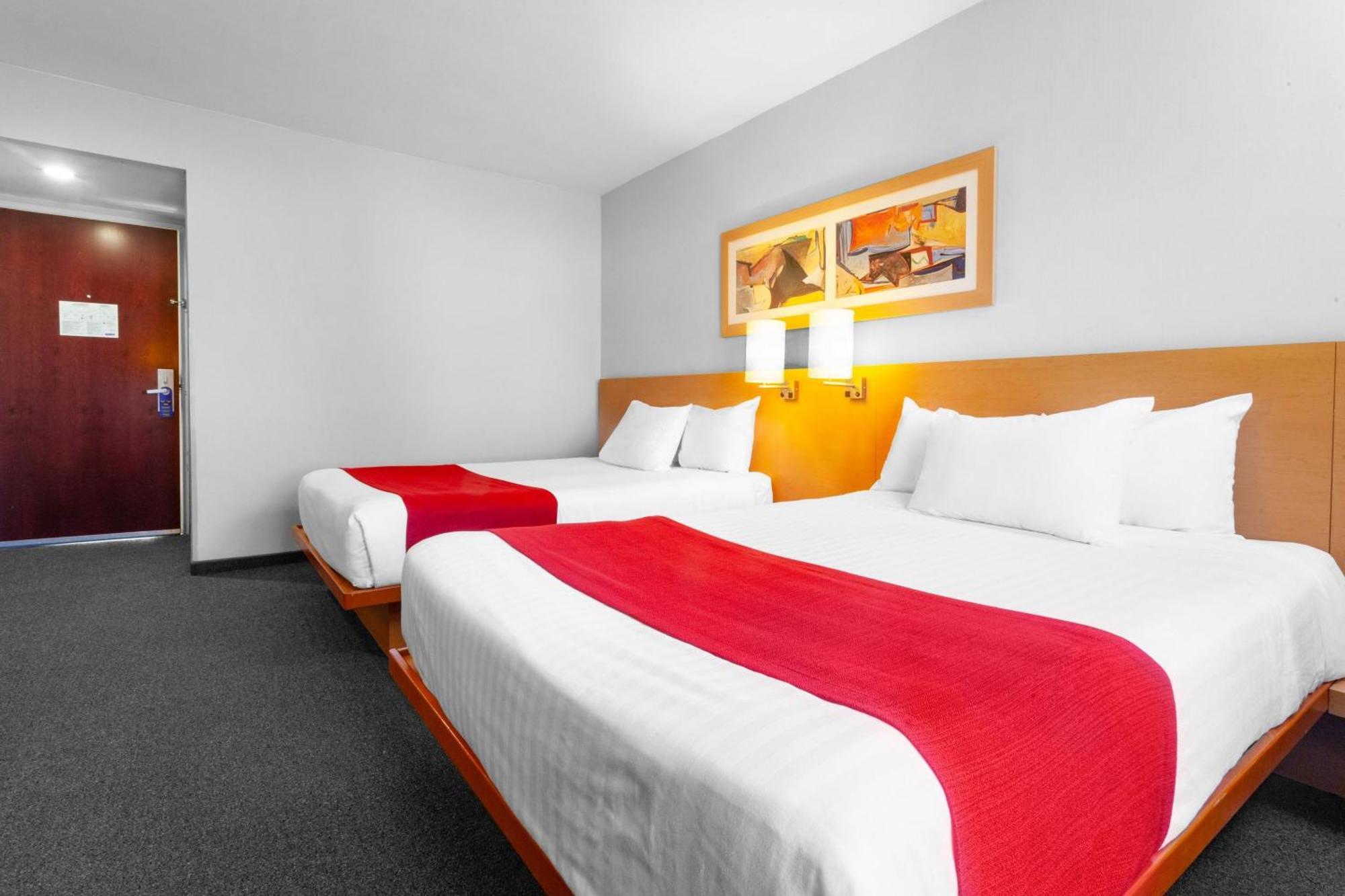 City Express By Marriott Celaya Parque Extérieur photo