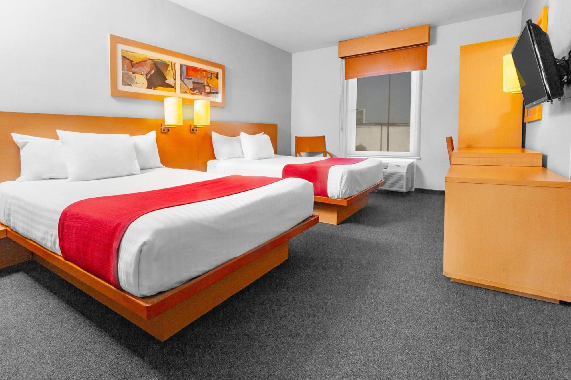 City Express By Marriott Celaya Parque Extérieur photo